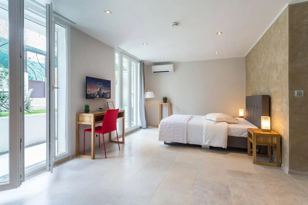 Villa Velvet - Miniature 6