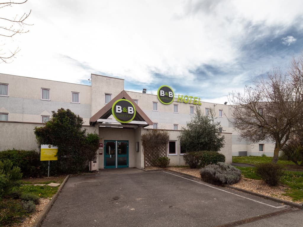 B&B HOTEL Evry Lisses (1) - Photo 1