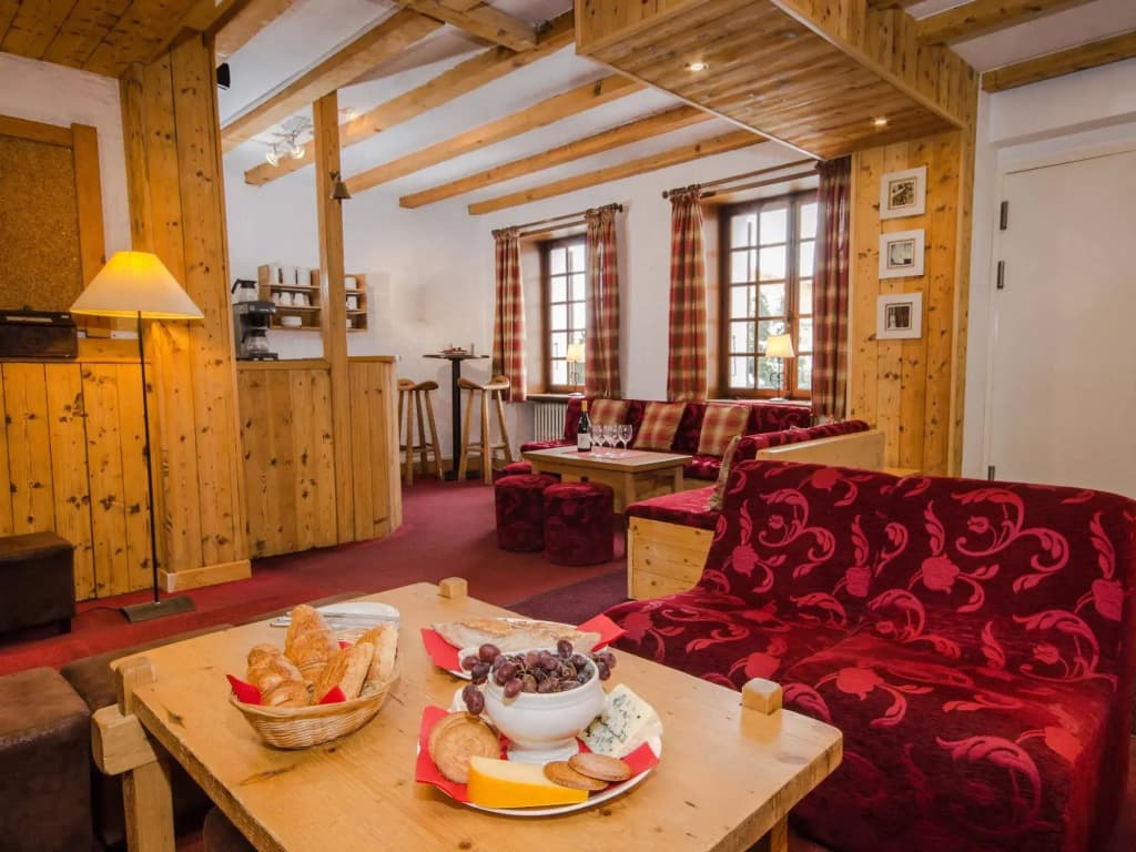 Hotel Rond Point d'Arbois - Photo 2