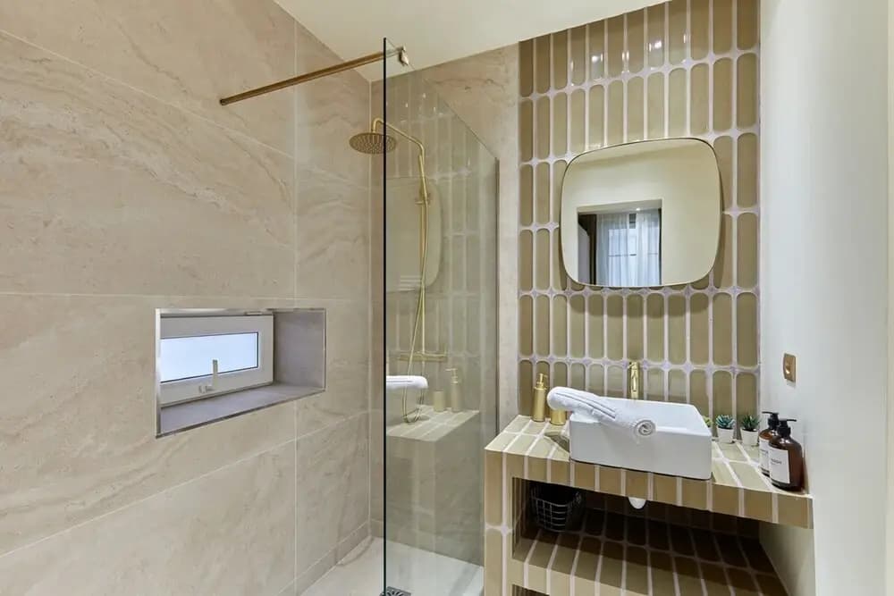 Incredible AC Apartment 3 Bedrooms Center of Paris - Miniature 8