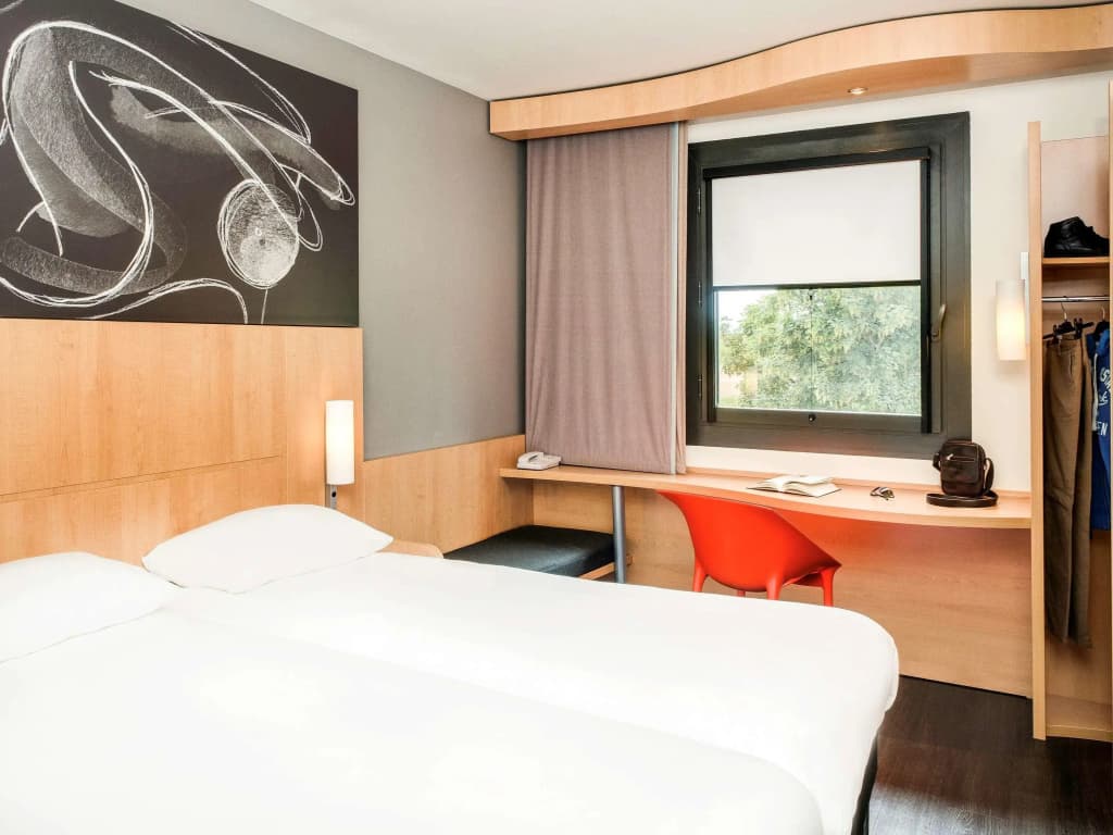 Ibis Montceau Les Mines - Photo 3
