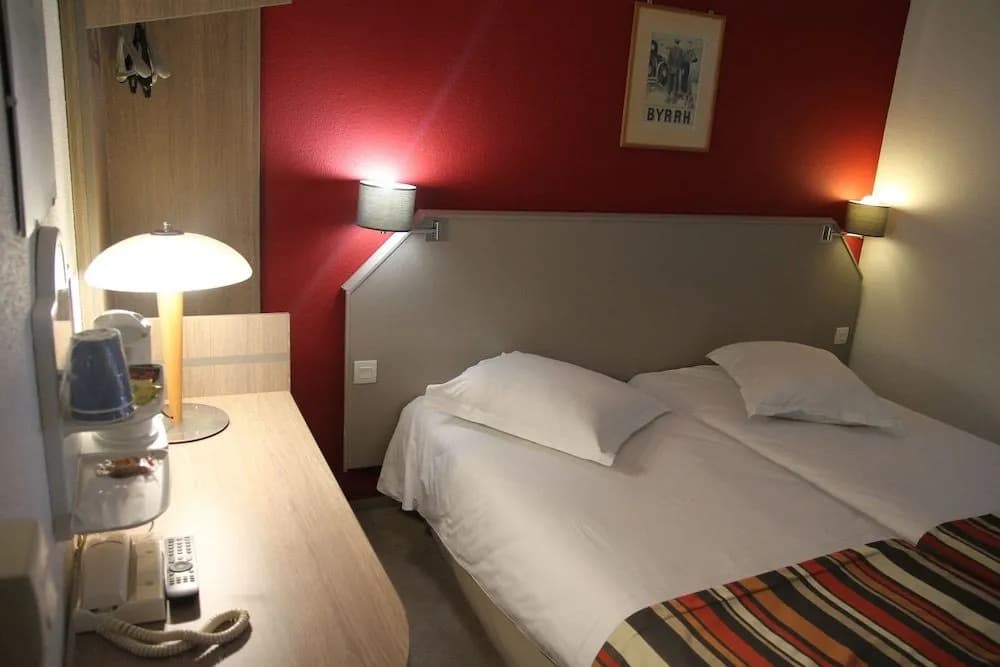Doubs Hotel - Hostel - Photo 4