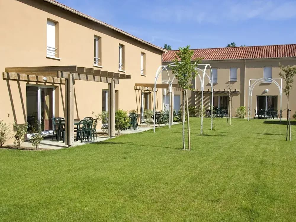 Beautiful Apartment in a Picturesque City in the Dordogne - Miniature 8