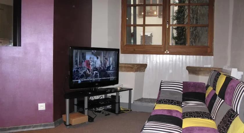 Apartment With one Bedroom in Annecy, With Wifi - Photo 2