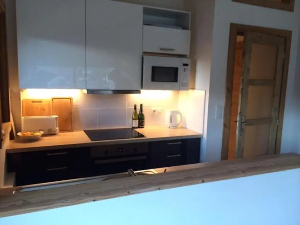 Luxury Apartment, 350m to ski lift, south facing, close to town centre - Photo 4