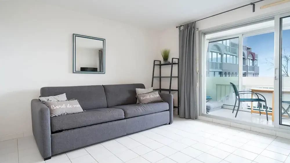 Cozy Beachside Apartment in Agde - Photo 4
