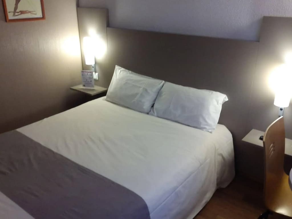 Hôtel Cristol - Photo 1