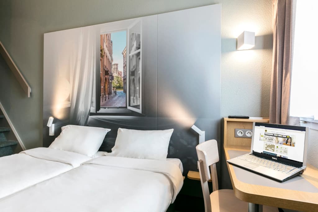 B&B HOTEL Toulouse Cité de l'Espace Mouchotte - Photo 4