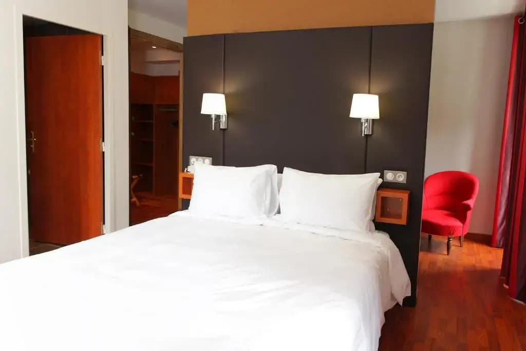 Logis Hotel La Breche De Roland - Photo 3