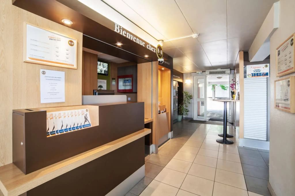 B&B HOTEL Herblay - Photo 2