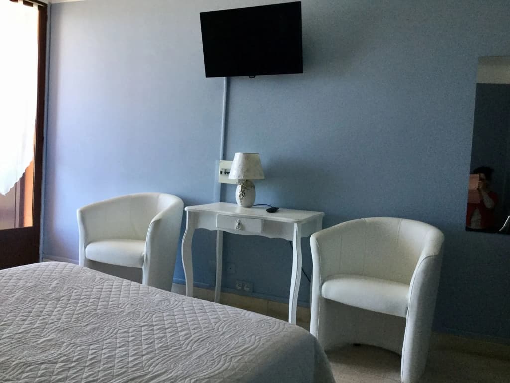 Hotel Celine - Photo 3