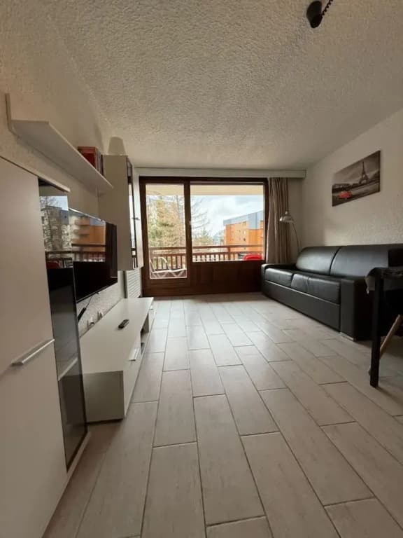 Studio in Les 2 Alpes Near Ski Slopes - Photo 5