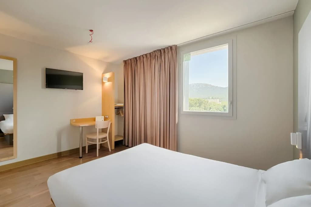 B&B HOTEL Marseille Aéroport Saint-Victoret - Photo 2