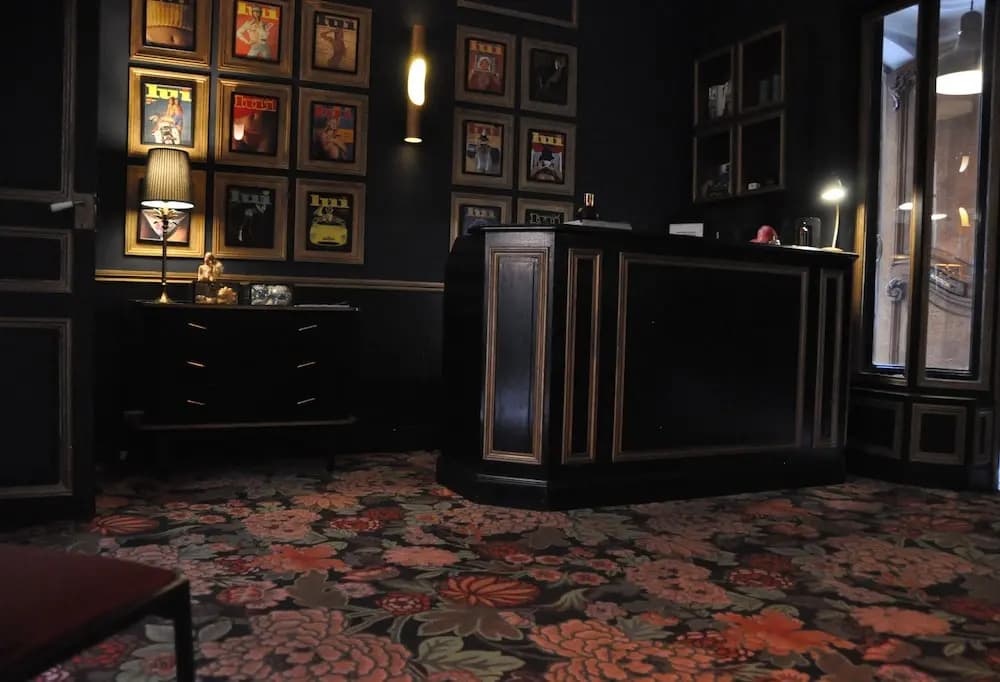 Alba Opera Hotel - Photo 2