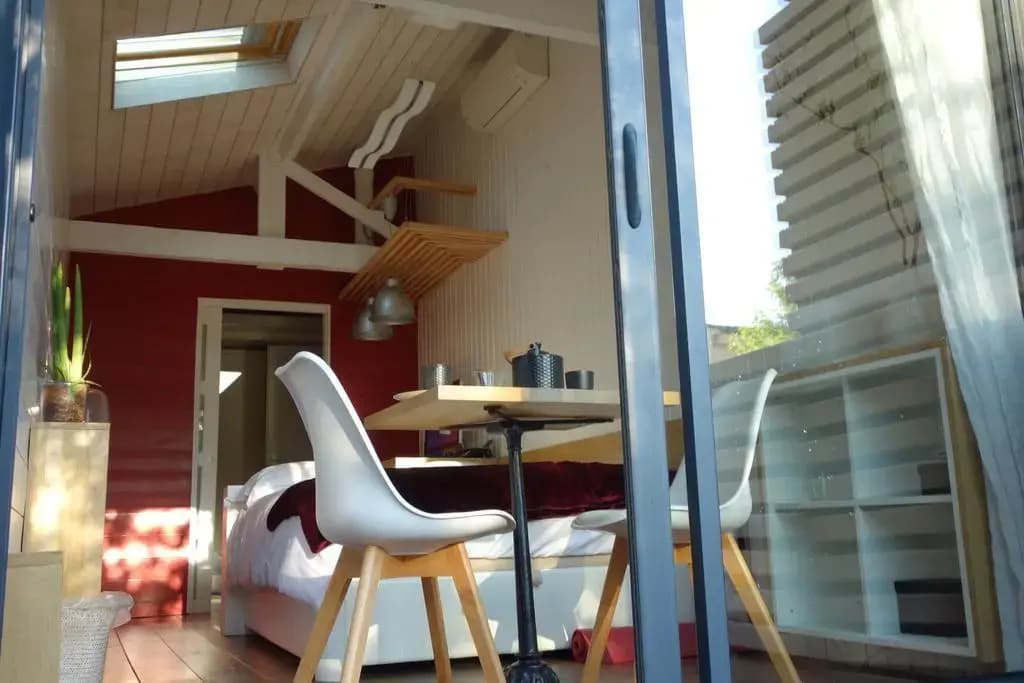 Urban-Home - Photo 1