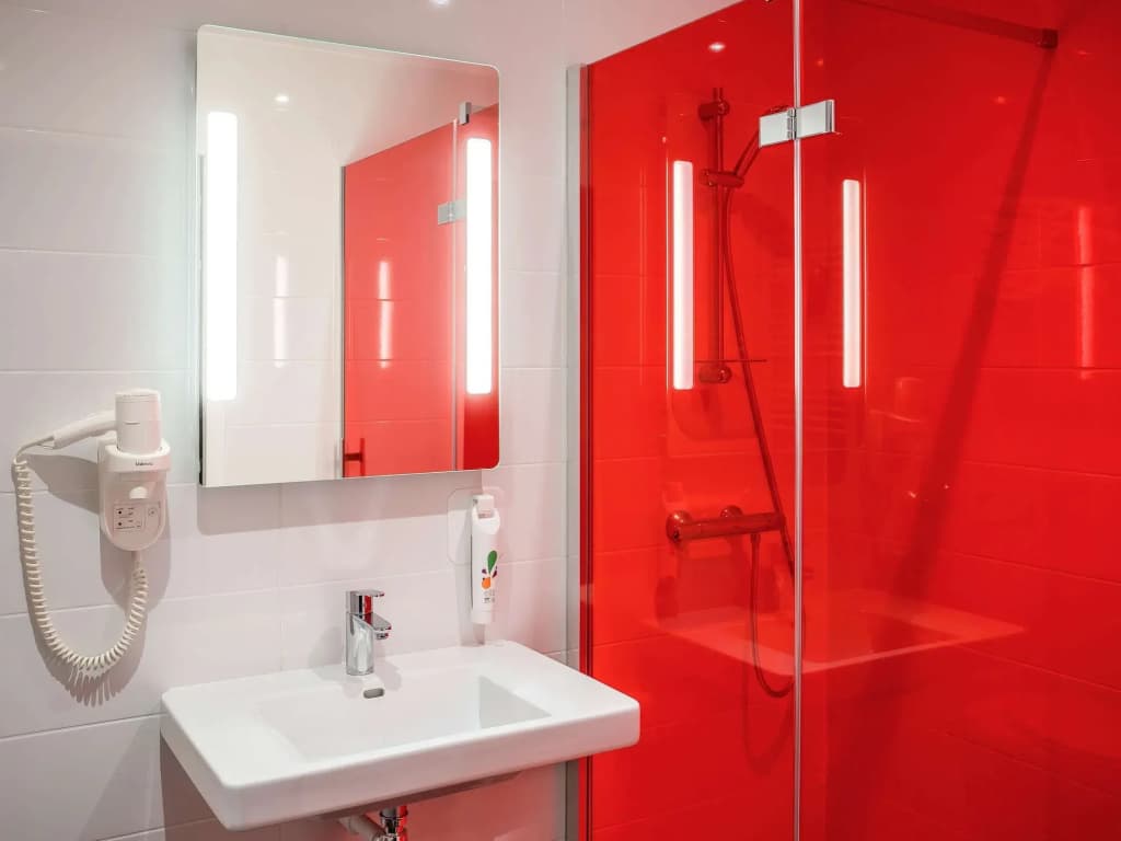 ibis Styles Saumur Gare Centre - Miniature 8