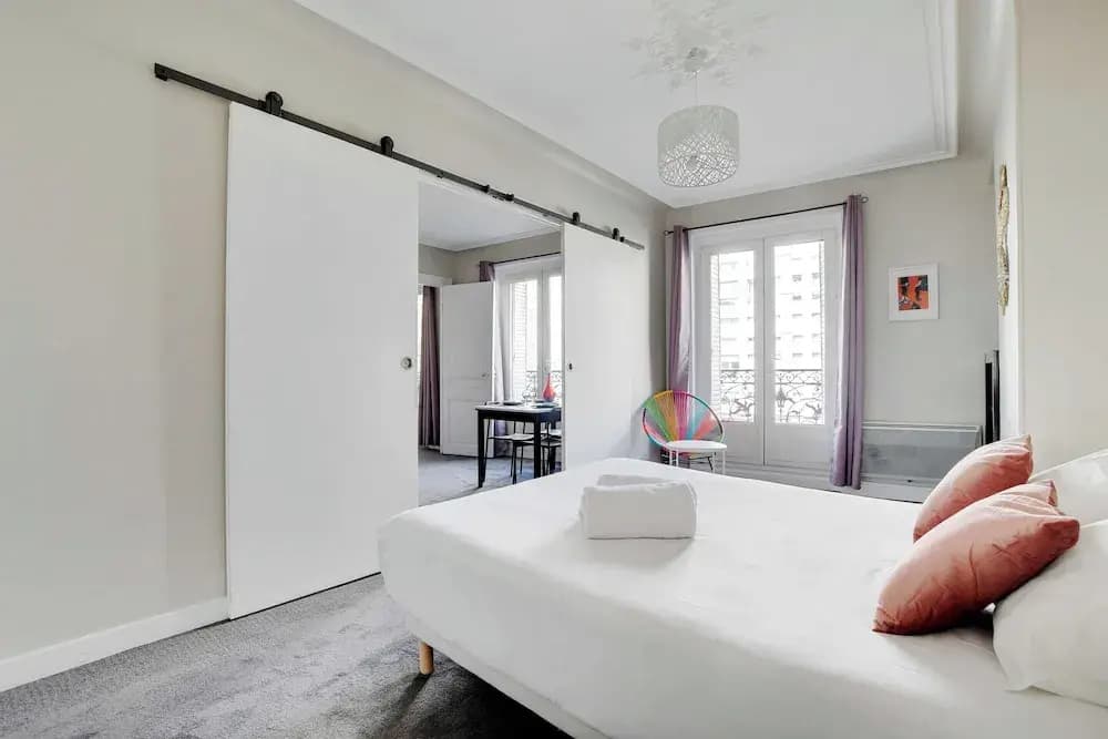 Bright Apartment - 2br-4p - Belleville - Photo 3