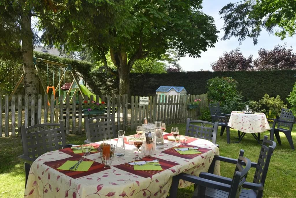 Logis Hotels Restaurant Le Dauphin - Miniature 8