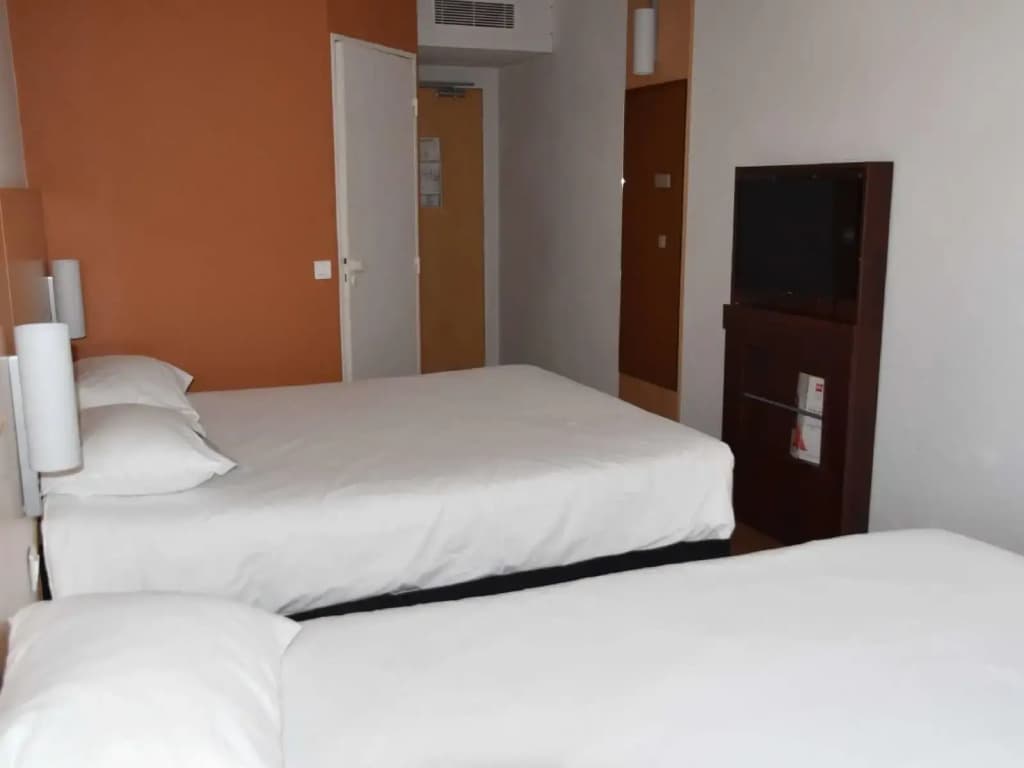 ibis Rochefort - Photo 3