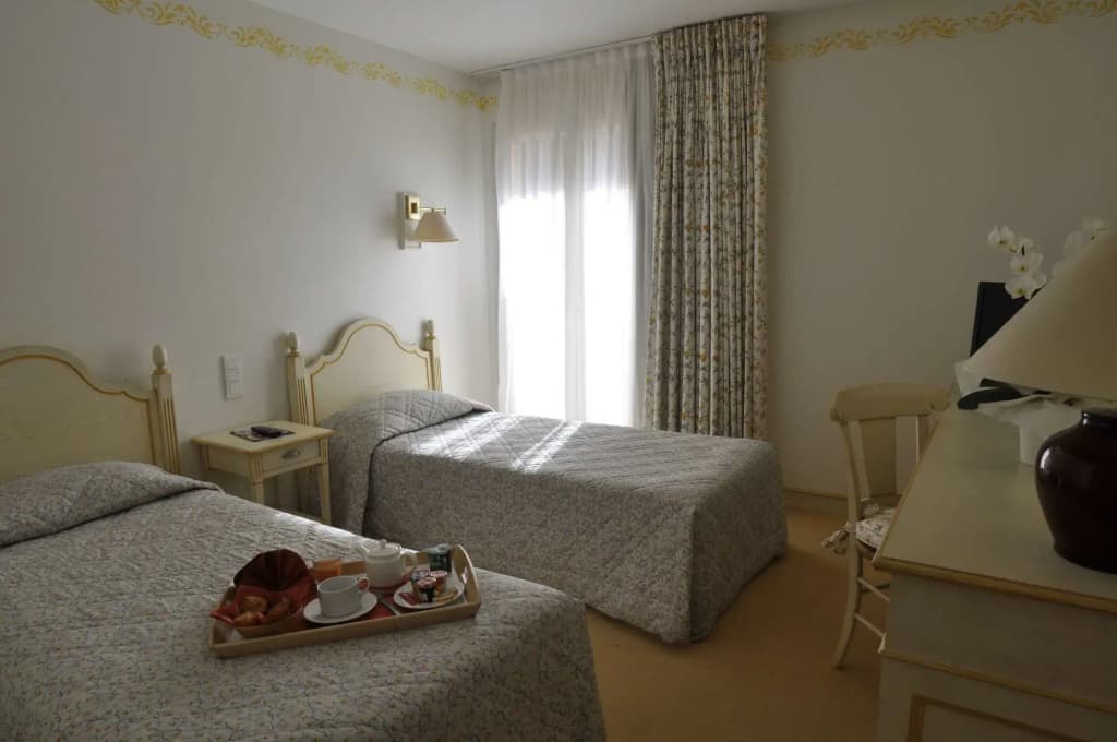 Hotel Omega - Photo 3
