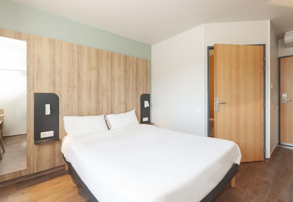 B&B HOTEL Pau Lescar - Photo 3