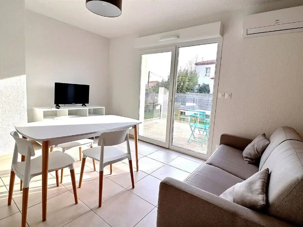 Maisonette in Valras-plage Near Sandy Beach - Photo 1