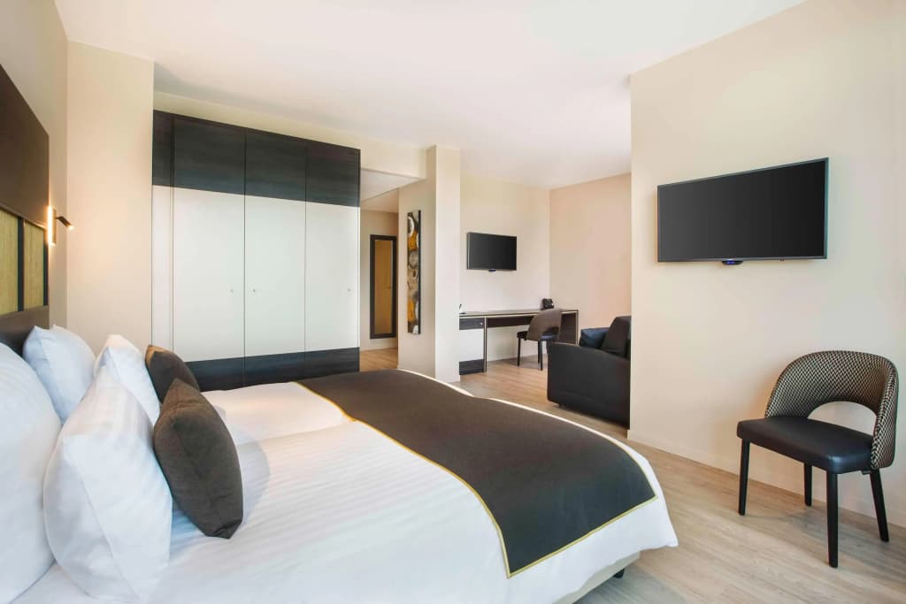 Best Western Plus Hotel Escapade Senlis - Miniature 7