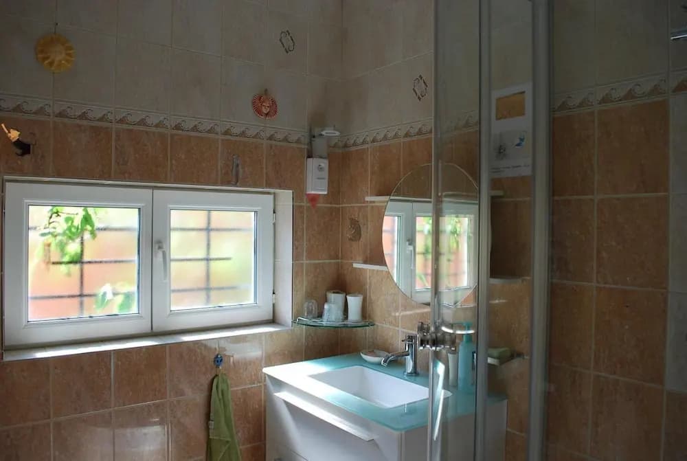 Chambre dans une maison pleine de vie - Miniature 7