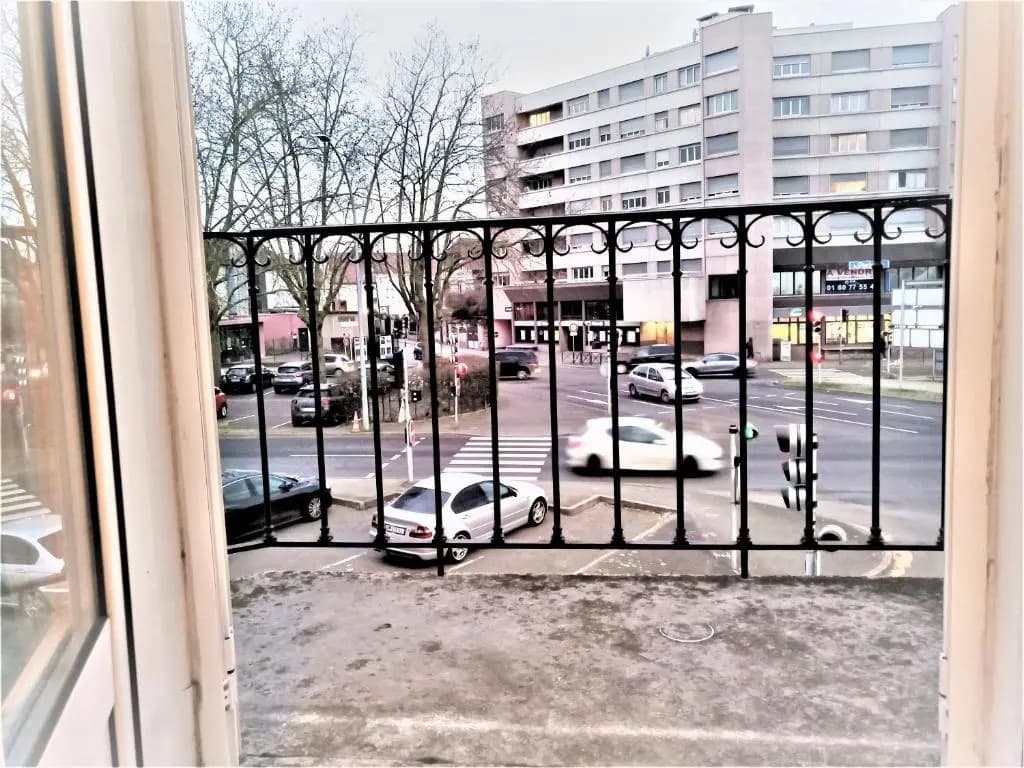 Appartement Proche Centre Ville, Gare Et Autoroute - Miniature 7