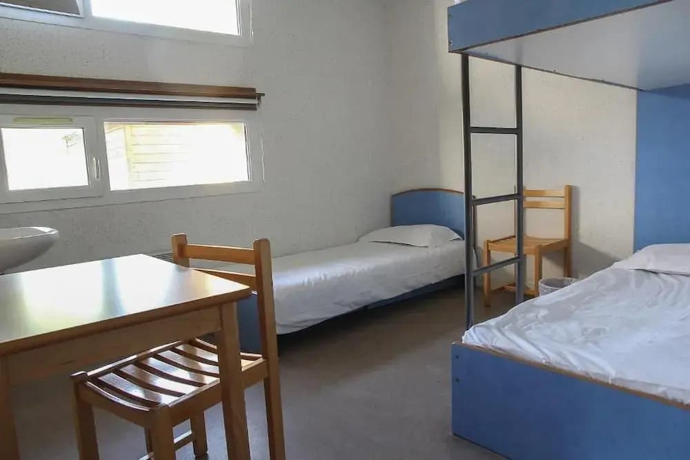 Auberge de Jeunesse HI Genets - Photo 2