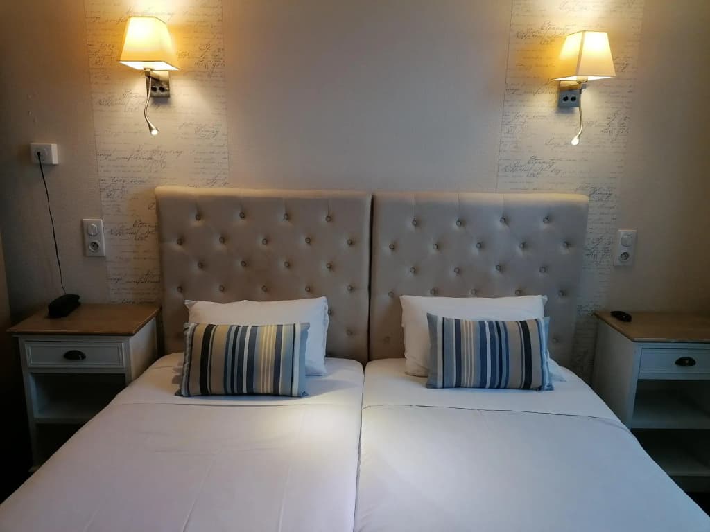 Logis Hotel Louise De Savoie - Photo 2