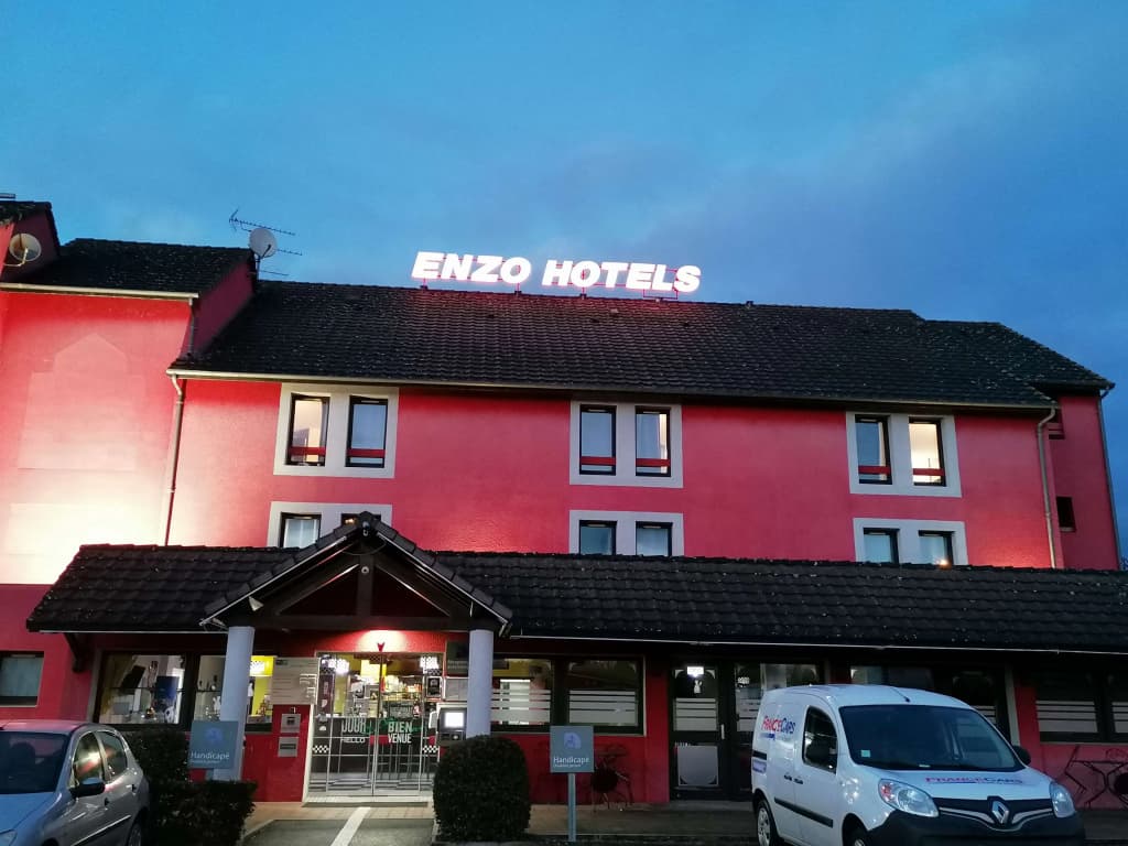 Enzo Hotels Vierzon By Kyriad Direct - Photo 1
