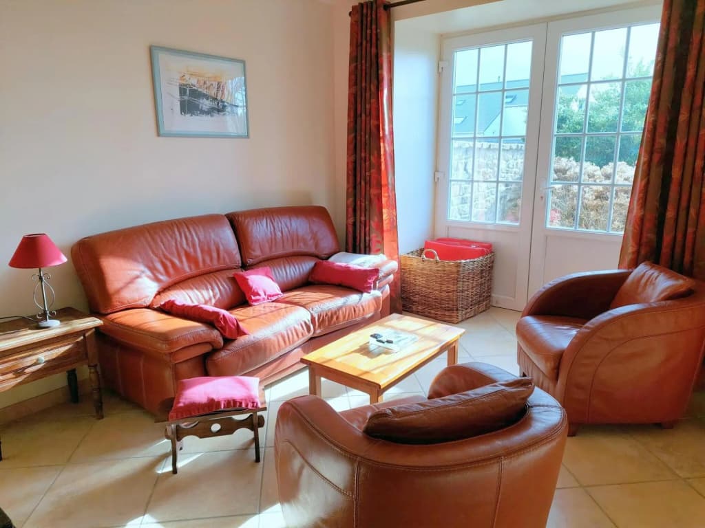 Holiday Home in Lannilis Near Sea - Photo 2