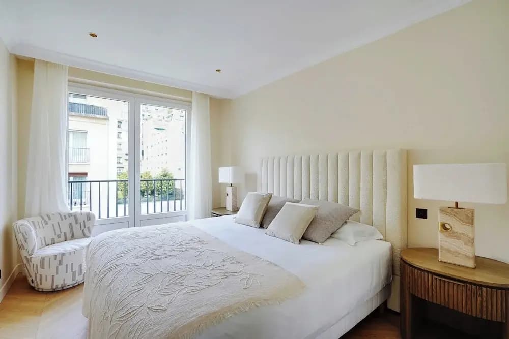 Luxurious Apartment - 2br- 6P Eiffel Tower View - Photo 3