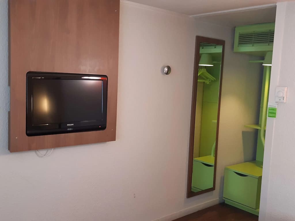 Hotel Campanile Grenoble Nord - Saint Egrève - Photo 3