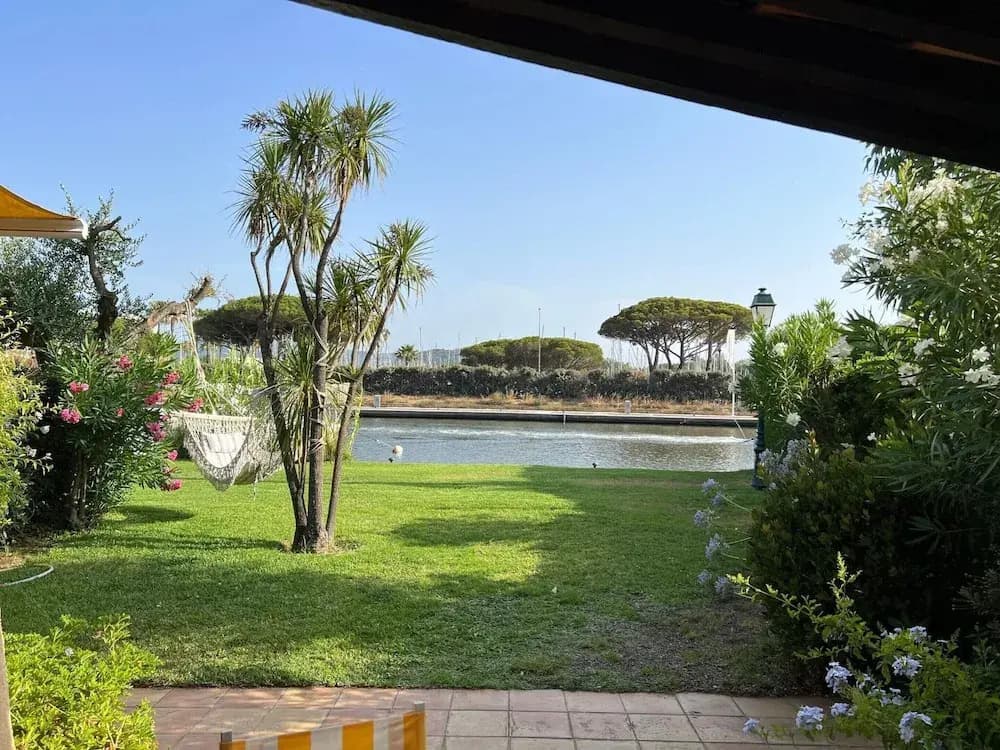 Lovely Holiday Apartment by the sea in Grimaud - Photo 2