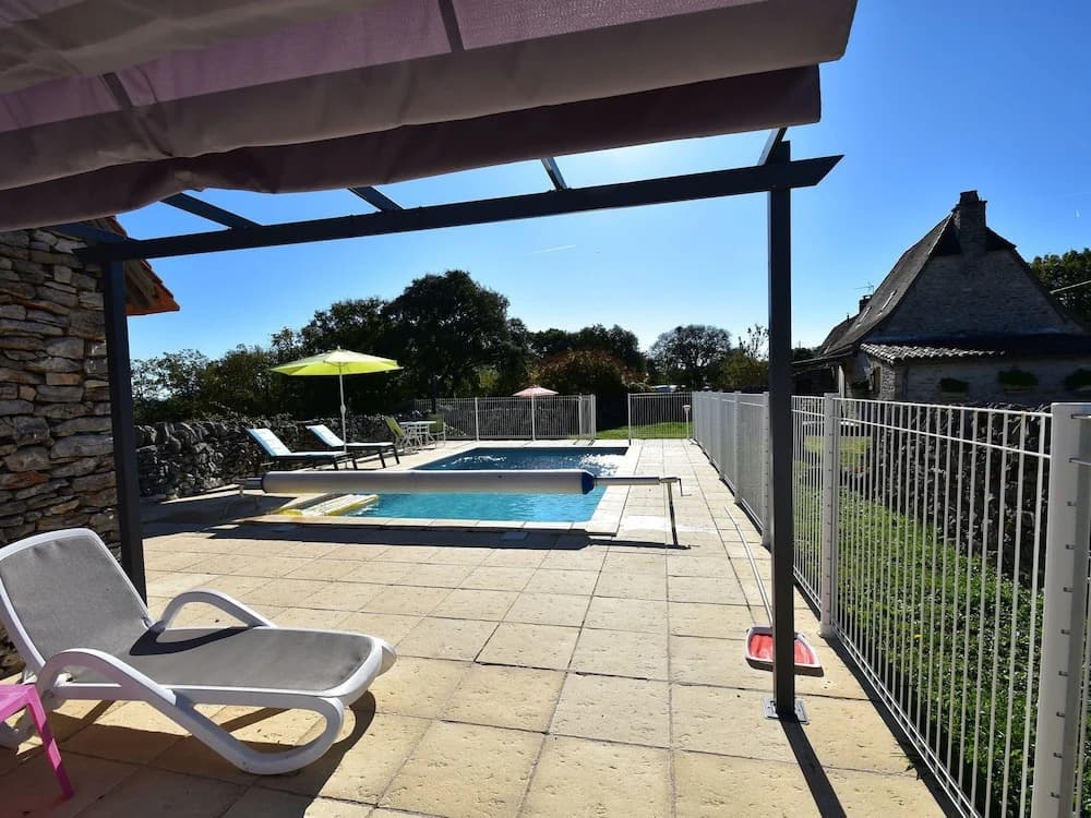 Authentic Holiday Home With Private Swimming Pool and Stunning View in France - Miniature 7