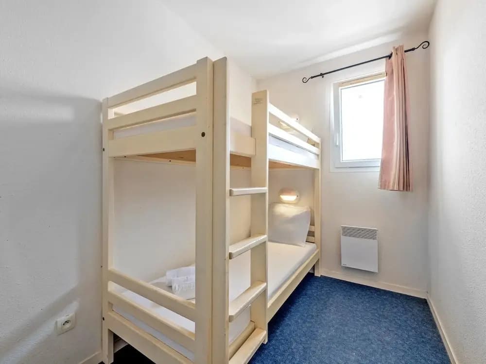 Flat by Pointe St-mathieu - Photo 3