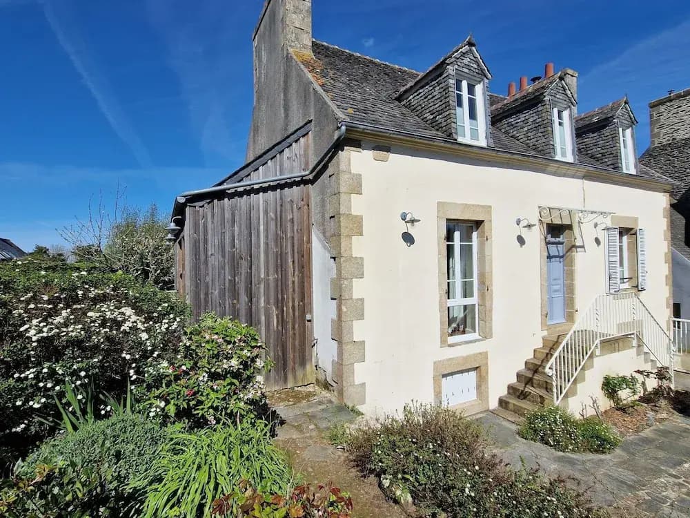 4 Family Home, Walking Distance to the Beach - Photo 1