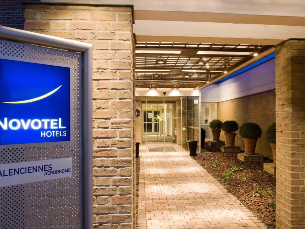 Novotel Valenciennes - Photo 1