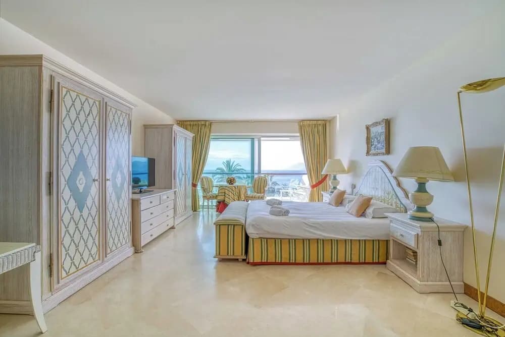 Apartment 60sqm on the Croisette - Balcony With sea View - Photo 2