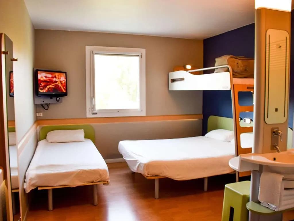 Ibis Budget Rodez - Photo 3
