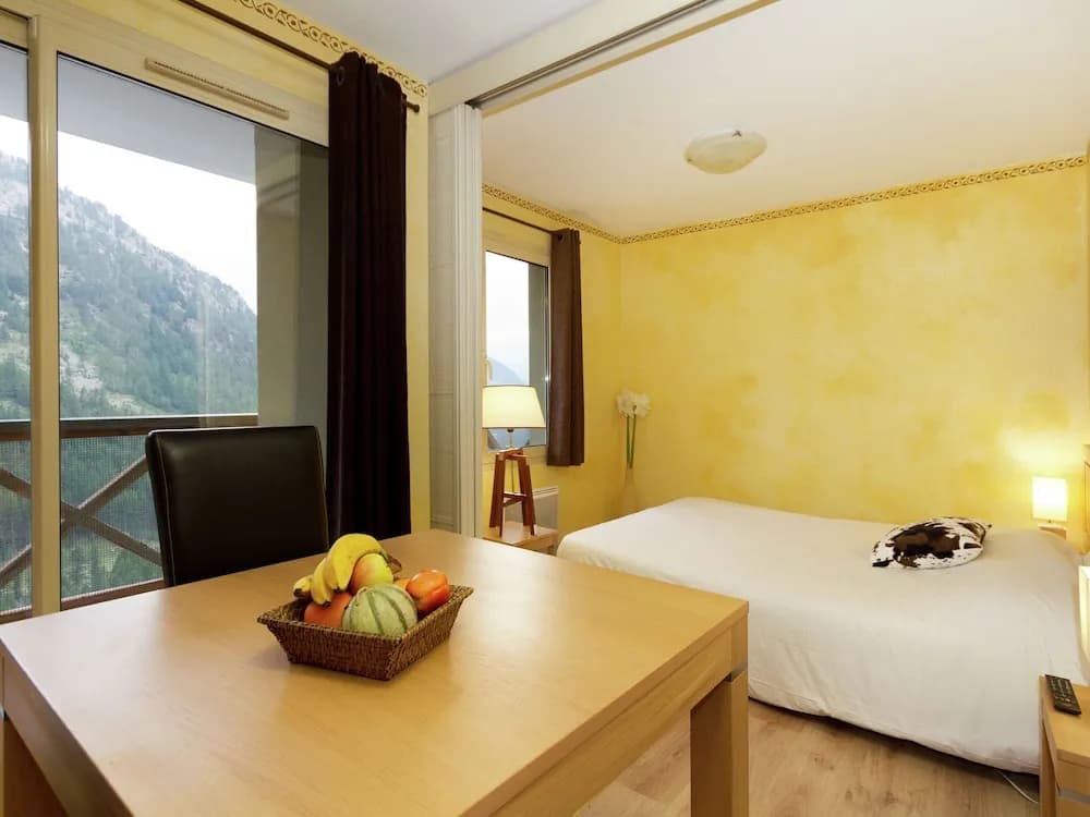 Chalet in Isola With Scenic Views - Photo 5
