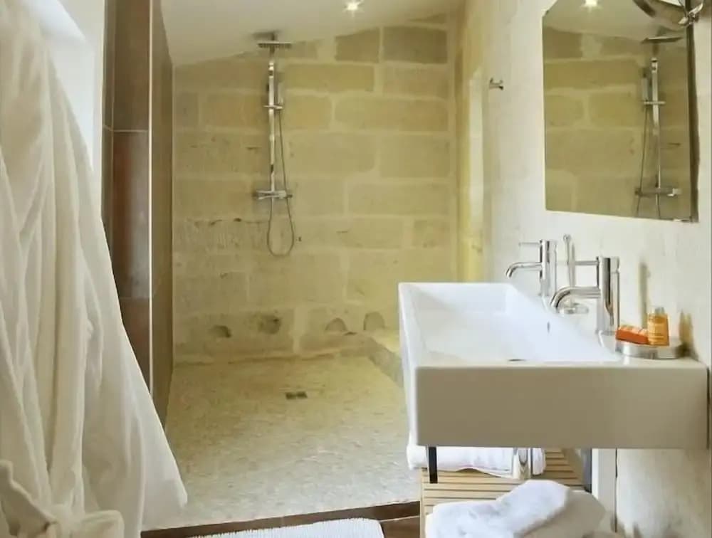 La Maison Rouge D'uzes - Miniature 7