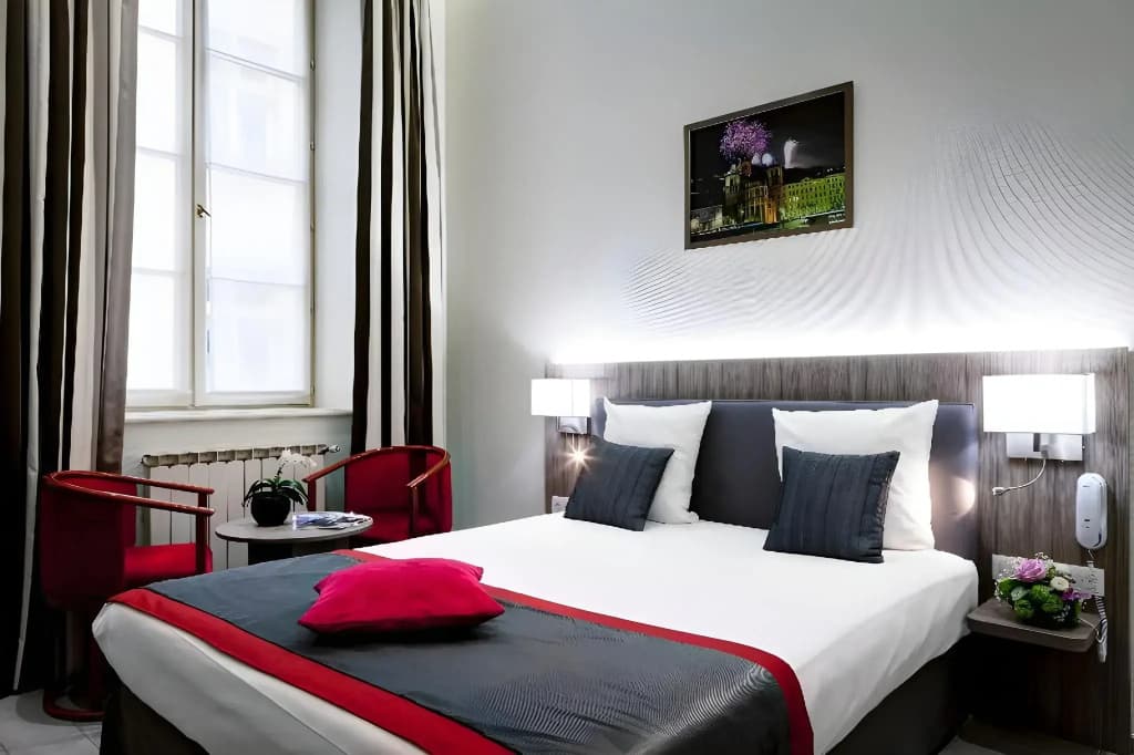Le Phenix Hotel - Photo 5