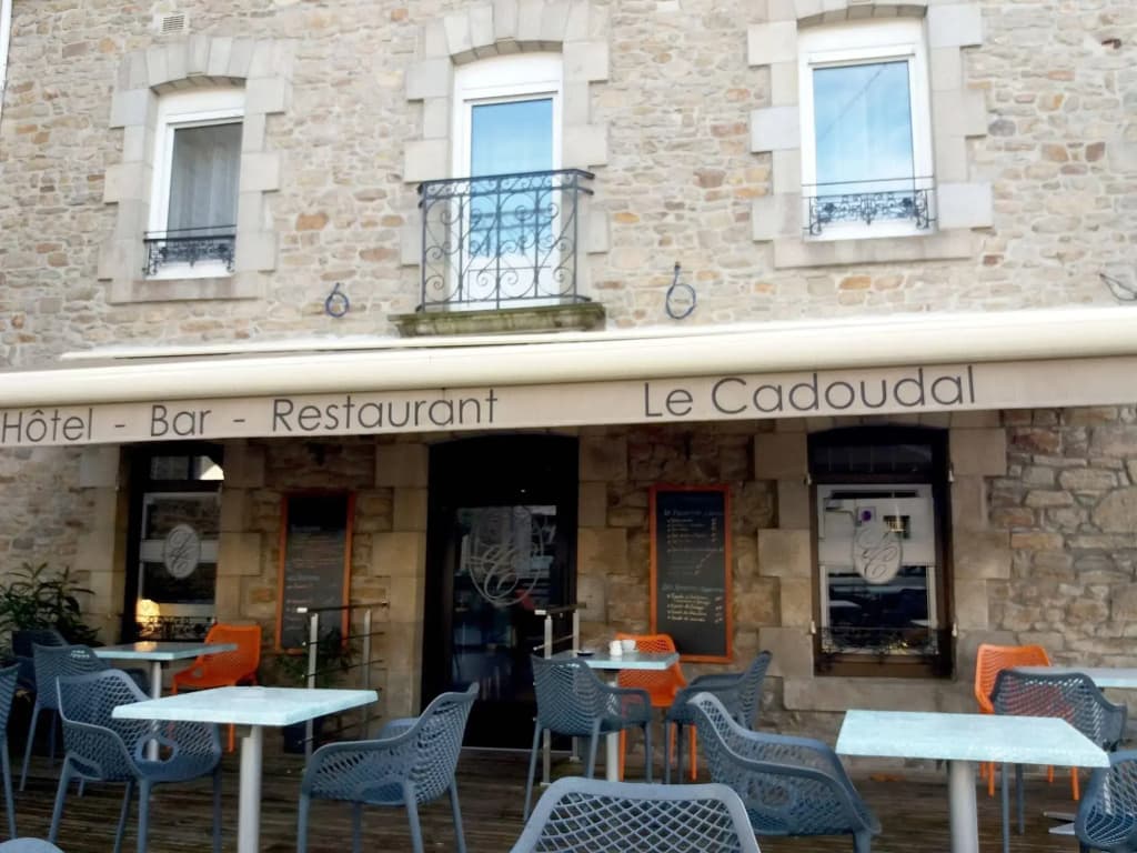 Hôtel le Cadoudal - Photo 1