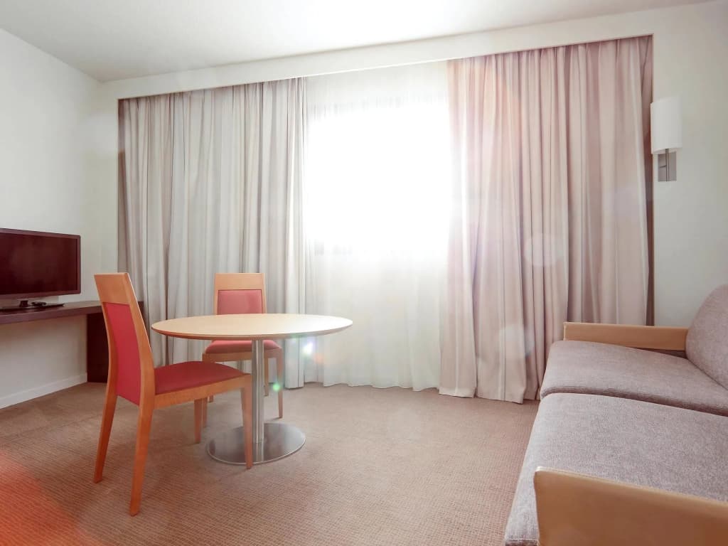 Novotel Atria Nimes Centre - Photo 4