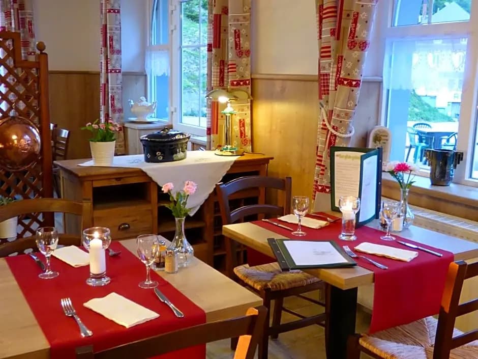 Hôtel Restaurant Du Chalet - Miniature 6