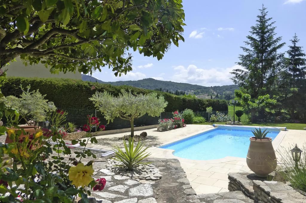 Holiday Home in Provence With Private Pool - Photo 3