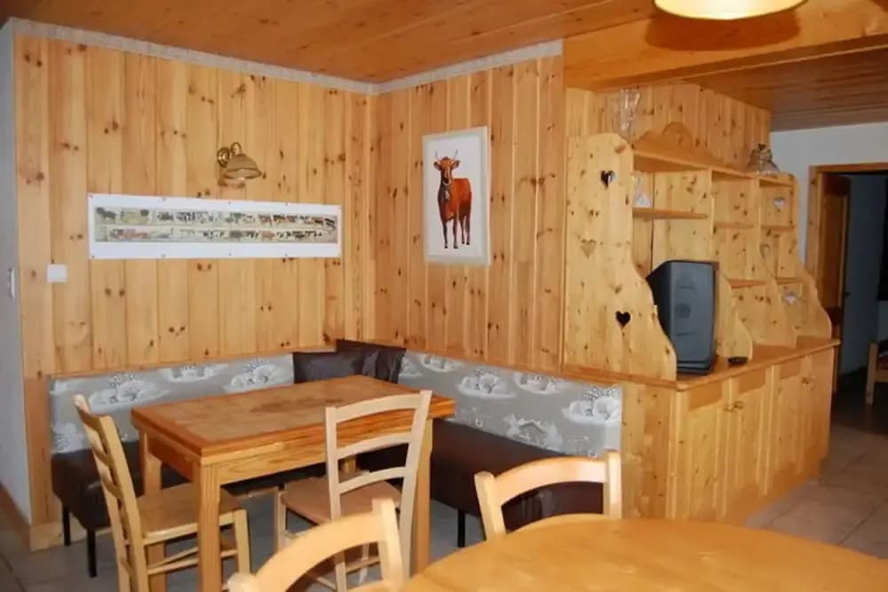 Spacious Holiday Home Near Center of Champagny - Photo 5